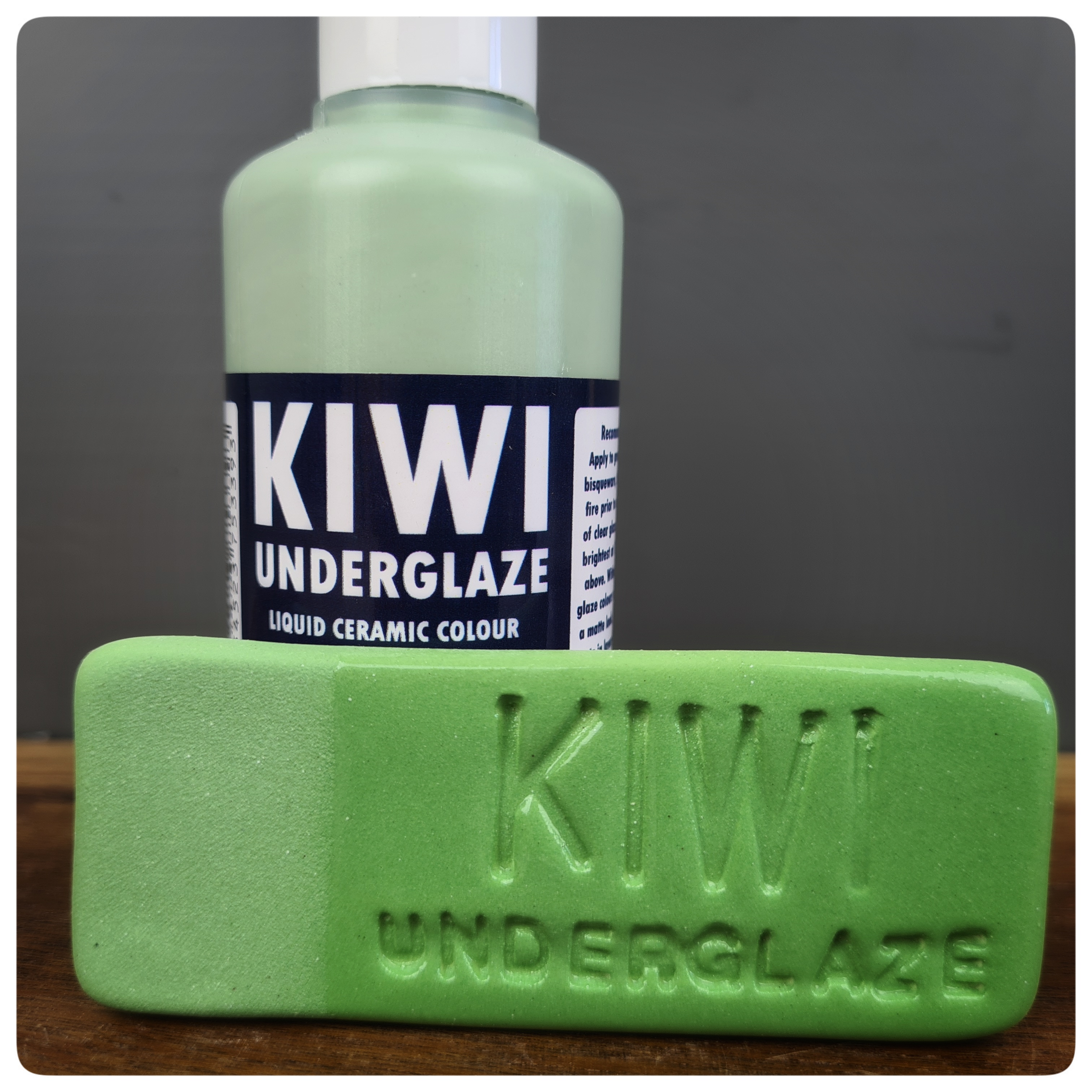Kiwi Underglaze 100ml Mint Green