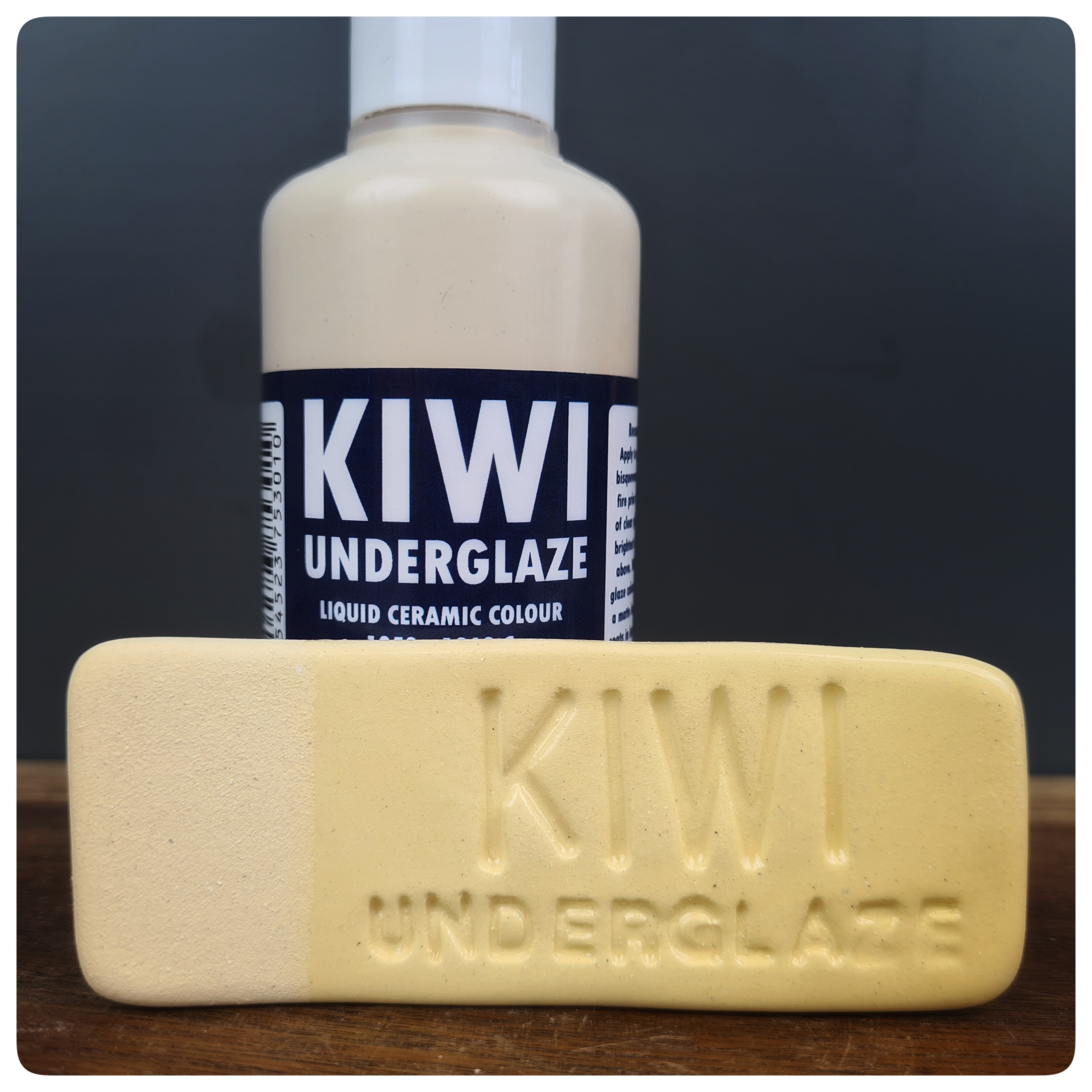 Kiwi Underglaze 100ml Vintage Cream